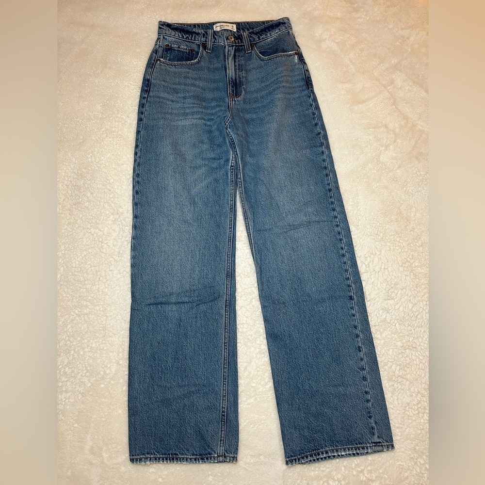 Abercrombie Jeans- High Rise Loose. Size 26L (long)